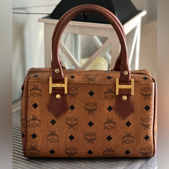 MCM Leather-Trimmed Visetos Boston Tote Bag Authentic EUC  + unbranded dust bag - Picture 3 of 16